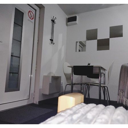 סמדרבו Apartmani Domo Sd מראה חיצוני תמונה