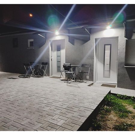 סמדרבו Apartmani Domo Sd מראה חיצוני תמונה