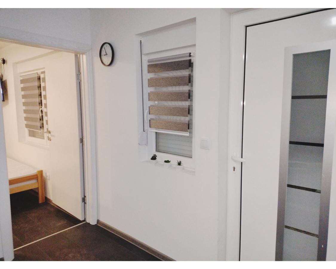 סמדרבו Apartmani Domo Sd מראה חיצוני תמונה