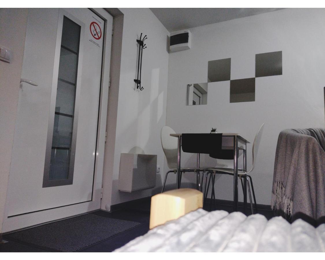 סמדרבו Apartmani Domo Sd מראה חיצוני תמונה