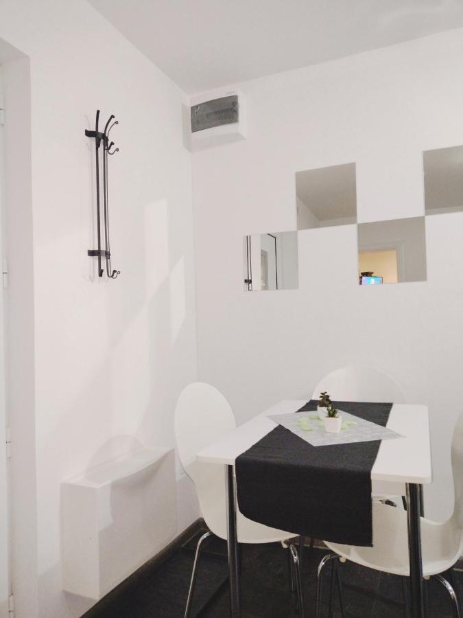 סמדרבו Apartmani Domo Sd מראה חיצוני תמונה