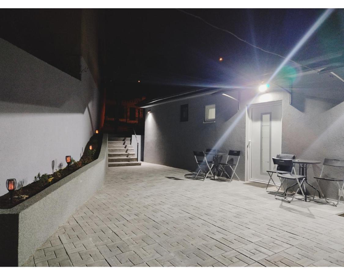 סמדרבו Apartmani Domo Sd מראה חיצוני תמונה