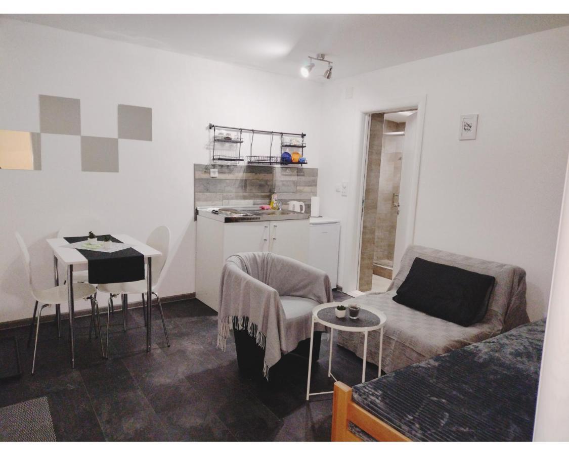 סמדרבו Apartmani Domo Sd מראה חיצוני תמונה